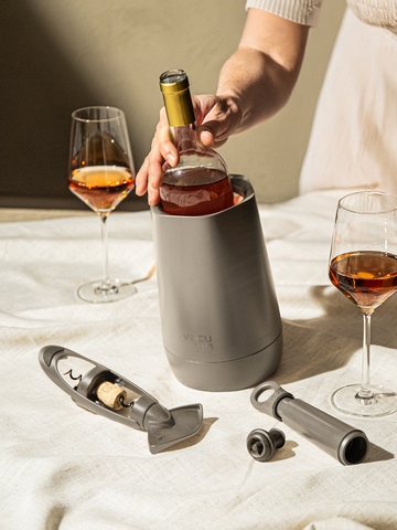 [AG-158-VACU3890680] VACU3890680 Coffret Vin Hôte, couleur Graphite (Refroidisseur/Pompe vin/TB)
